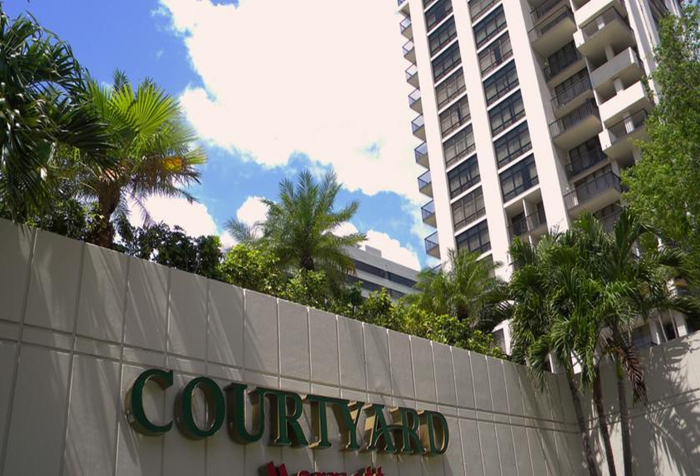 Courtyard Miami Coconut Grove Hotel Esterno foto