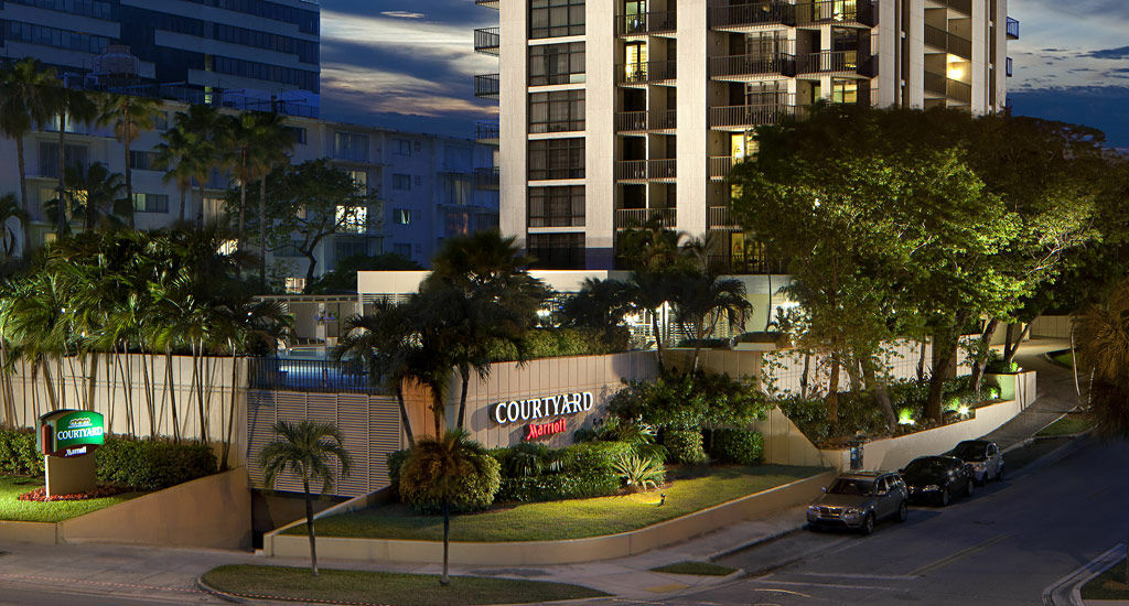 Courtyard Miami Coconut Grove Hotel Esterno foto